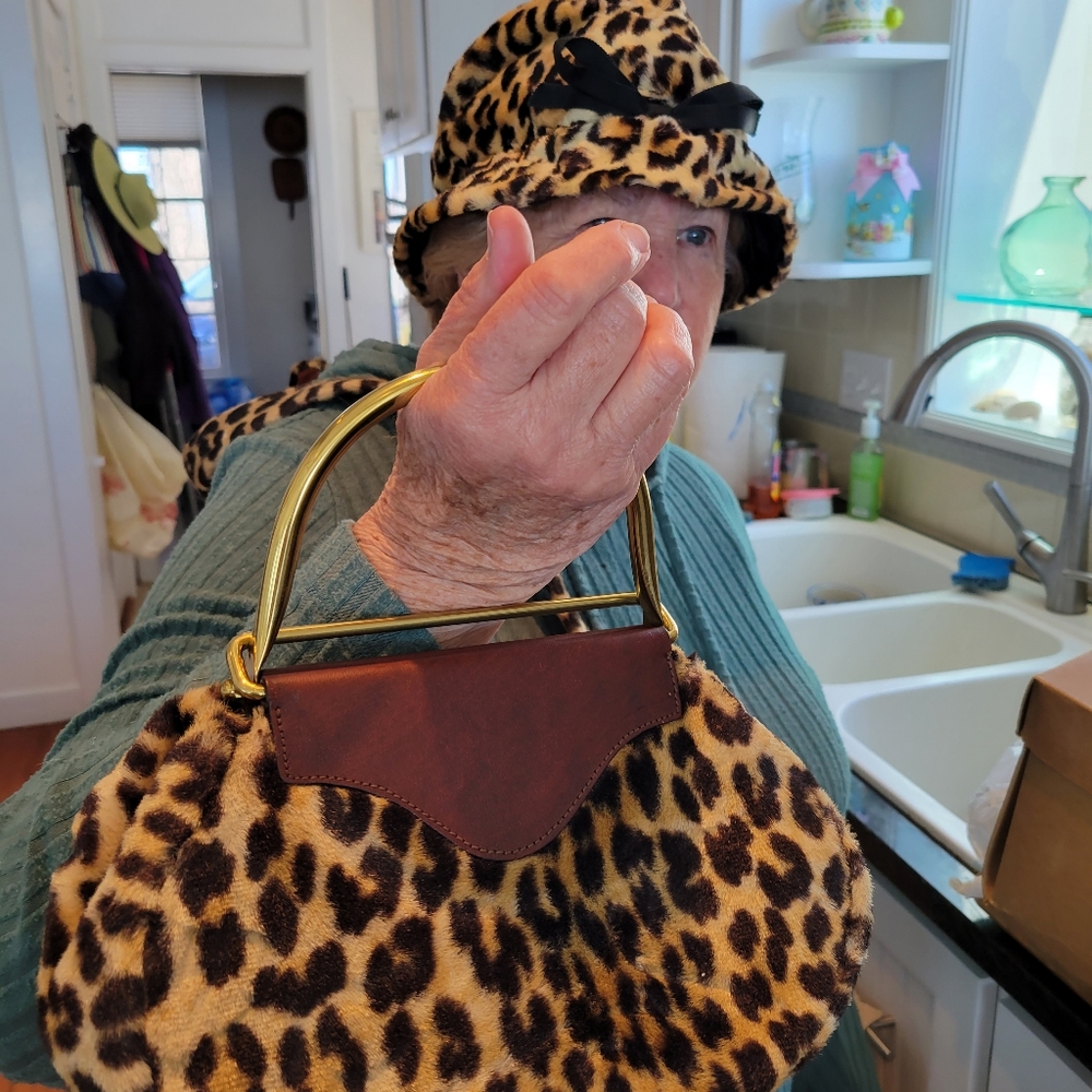 Vintage Davey's Hat, Handbag and Belt in Leopard Faux Fur. Excellent quality